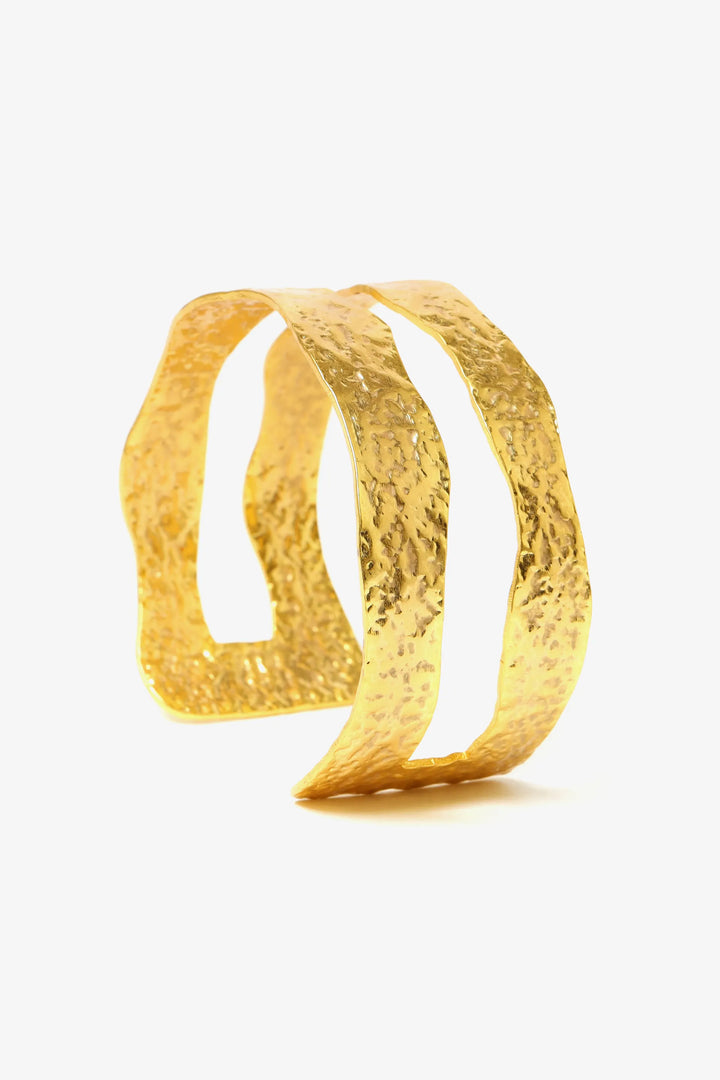 Strata split cuff bracelet in gold with textured dual band design